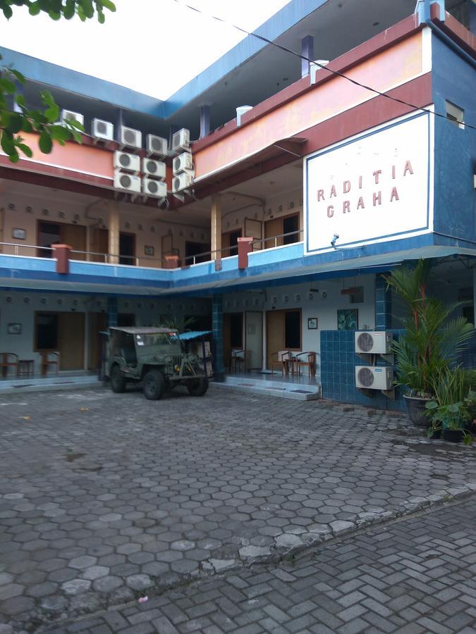 Hotel Reddoorz Syariah At Jalan Menteri Supeno à Yogyakarta Extérieur photo