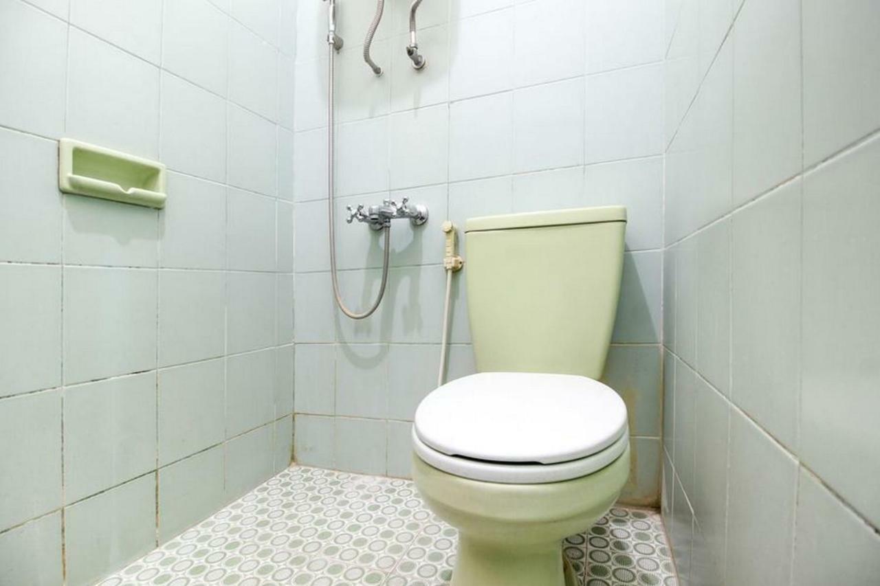 Hotel Reddoorz Syariah At Jalan Menteri Supeno à Yogyakarta Extérieur photo