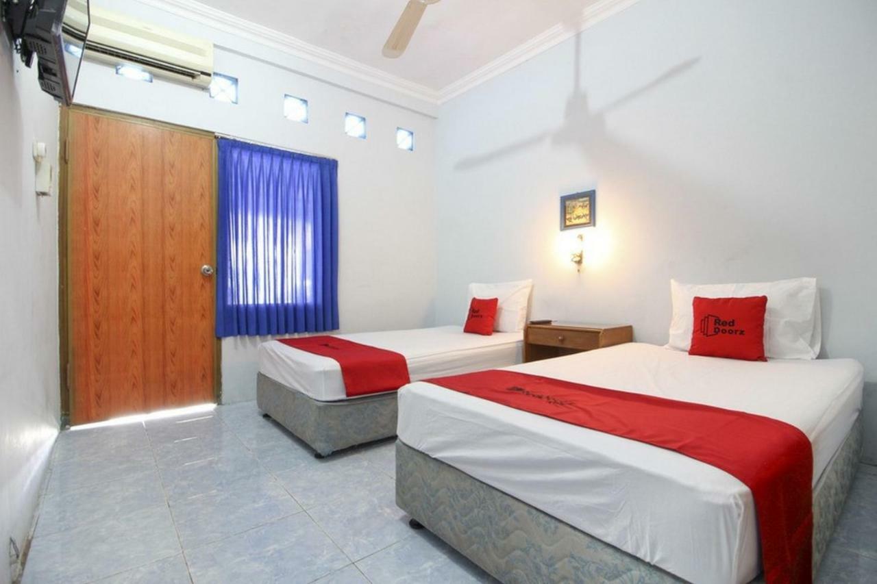 Hotel Reddoorz Syariah At Jalan Menteri Supeno à Yogyakarta Extérieur photo