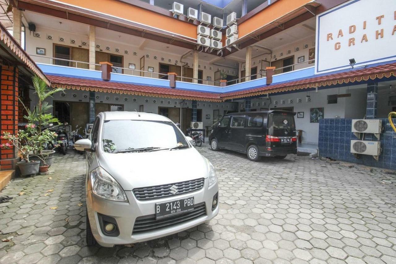 Hotel Reddoorz Syariah At Jalan Menteri Supeno à Yogyakarta Extérieur photo
