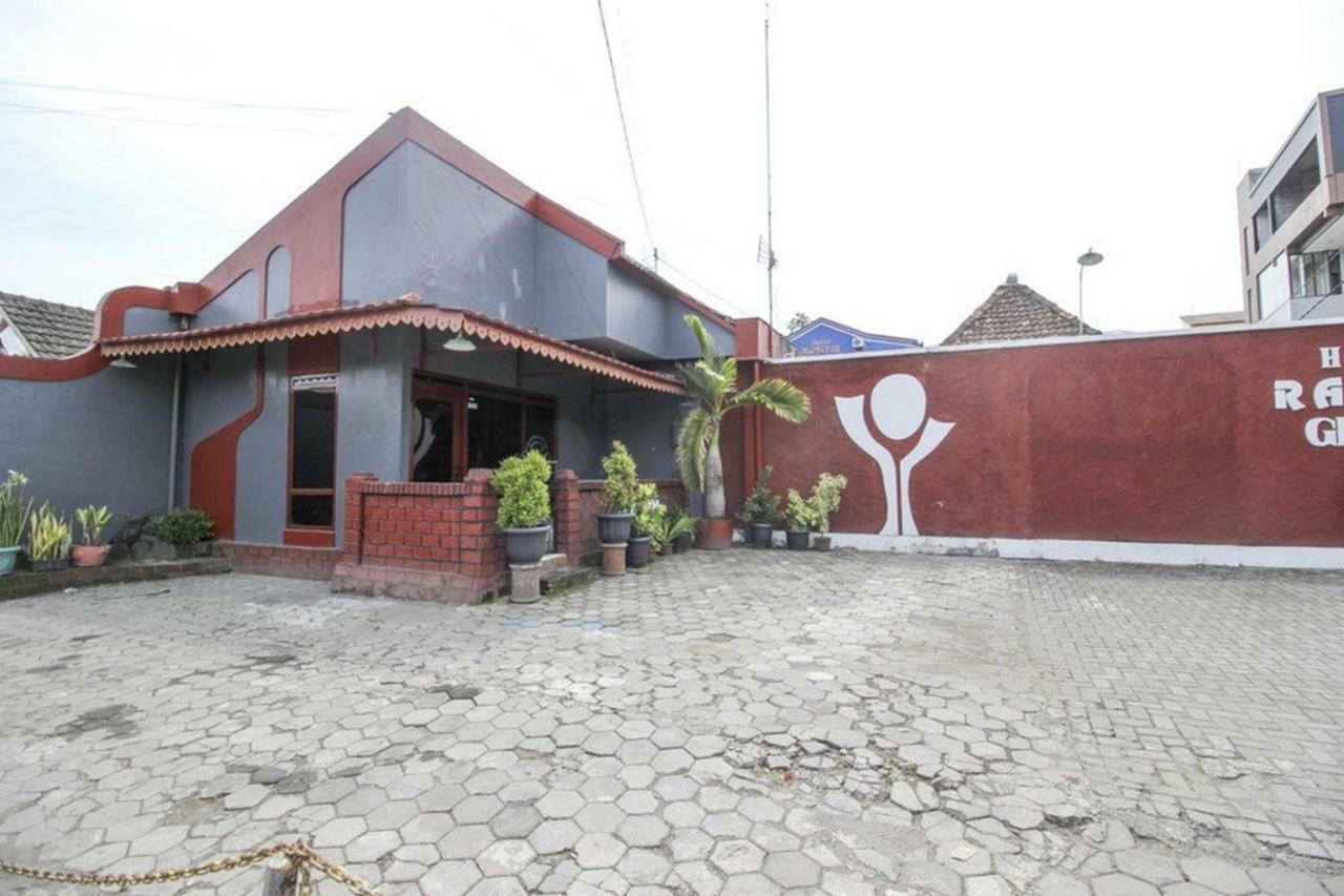 Hotel Reddoorz Syariah At Jalan Menteri Supeno à Yogyakarta Extérieur photo