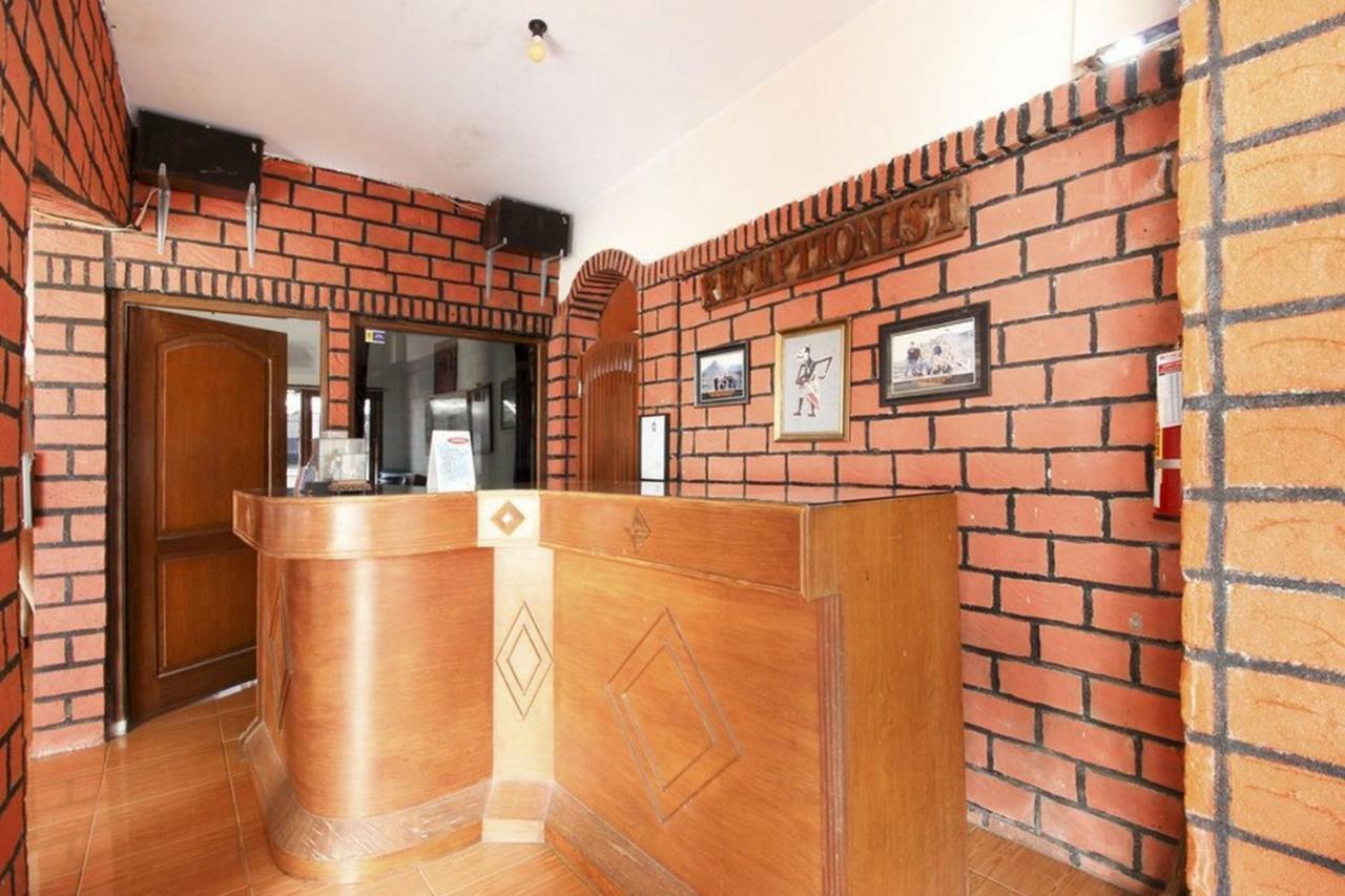 Hotel Reddoorz Syariah At Jalan Menteri Supeno à Yogyakarta Extérieur photo