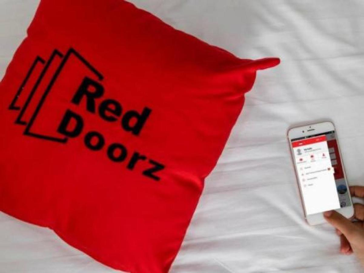 Hotel Reddoorz Syariah At Jalan Menteri Supeno à Yogyakarta Extérieur photo